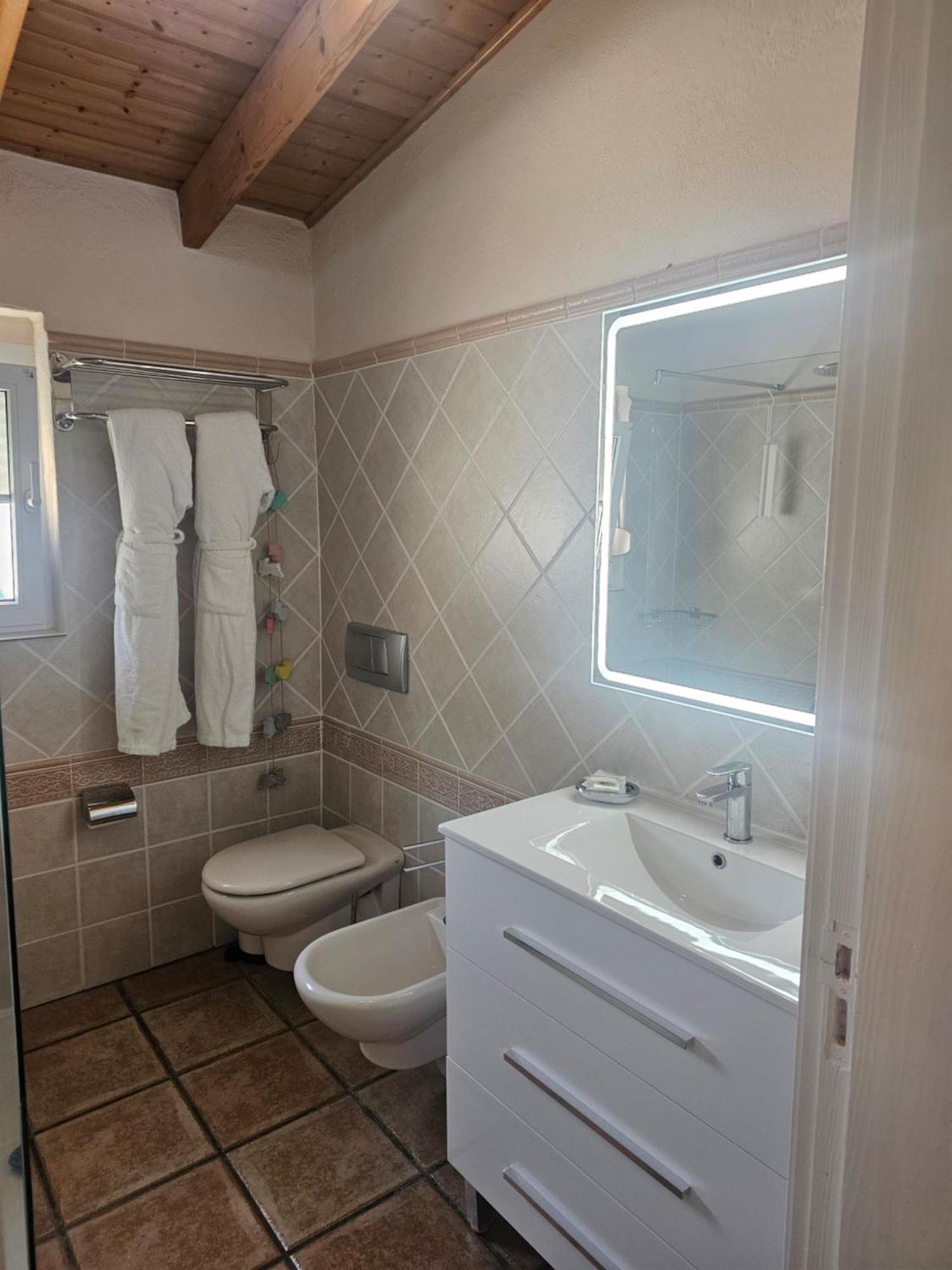 Villa Hibisco, Jacuzzi Y Vistas Al Atlantico アデヘ エクステリア 写真
